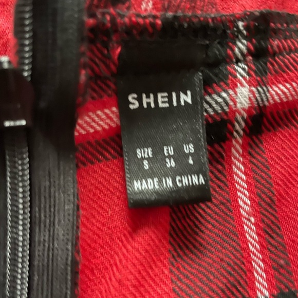 2 for $10 🔥 Red Plaid Jumper Dress 🍎 - Picture 3 of 3